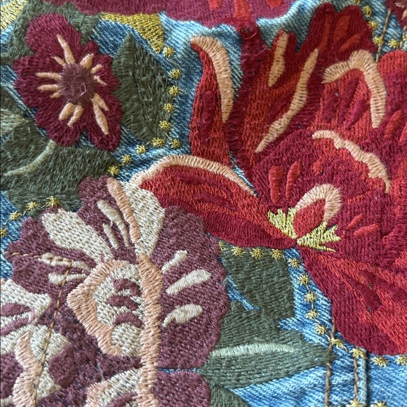 American Eagle Floral Embroidered Denim Jacket Medium Wash Small - Picture 6 of 7